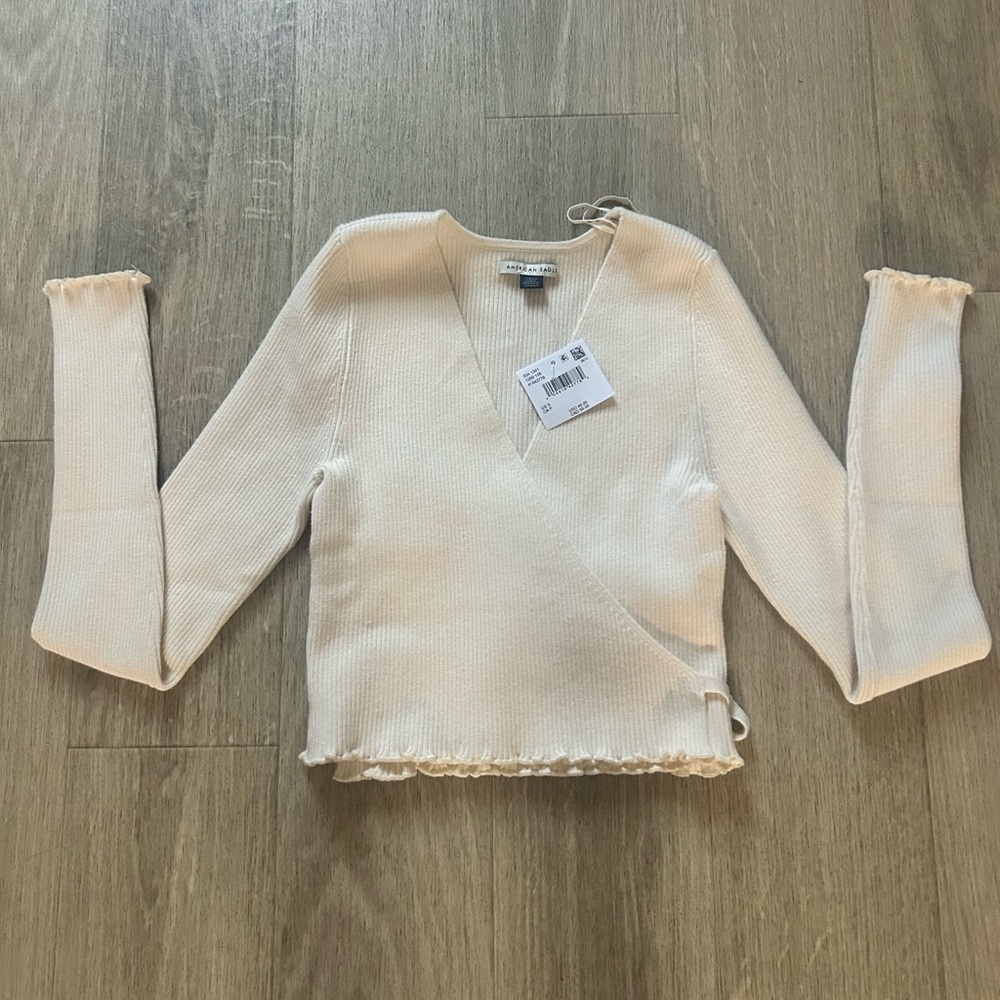 American Eagle Outfitters Cream V-Neck Sweater Ribbed Knit NWT